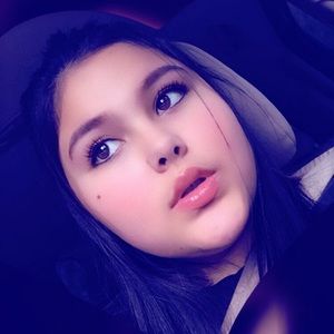 Meet your Posher, Brittney